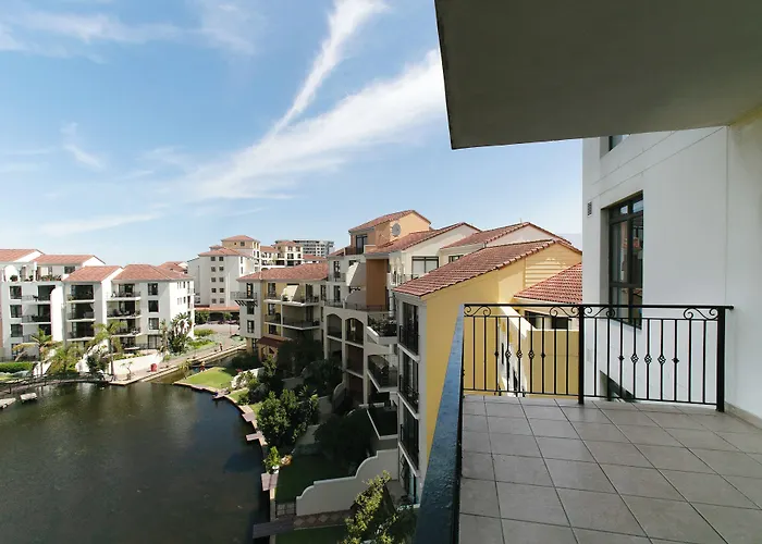 Island Club Hotel & Apartments Cape Town